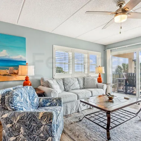 Ground Floor Beachfront Corner Unit A Few Steps From The Beach